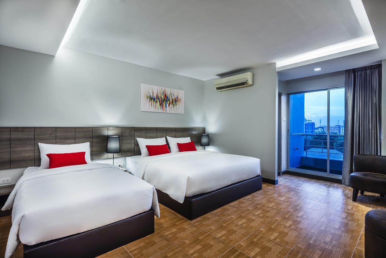 Livotel Hotel Hua Mak Банкок Стая снимка