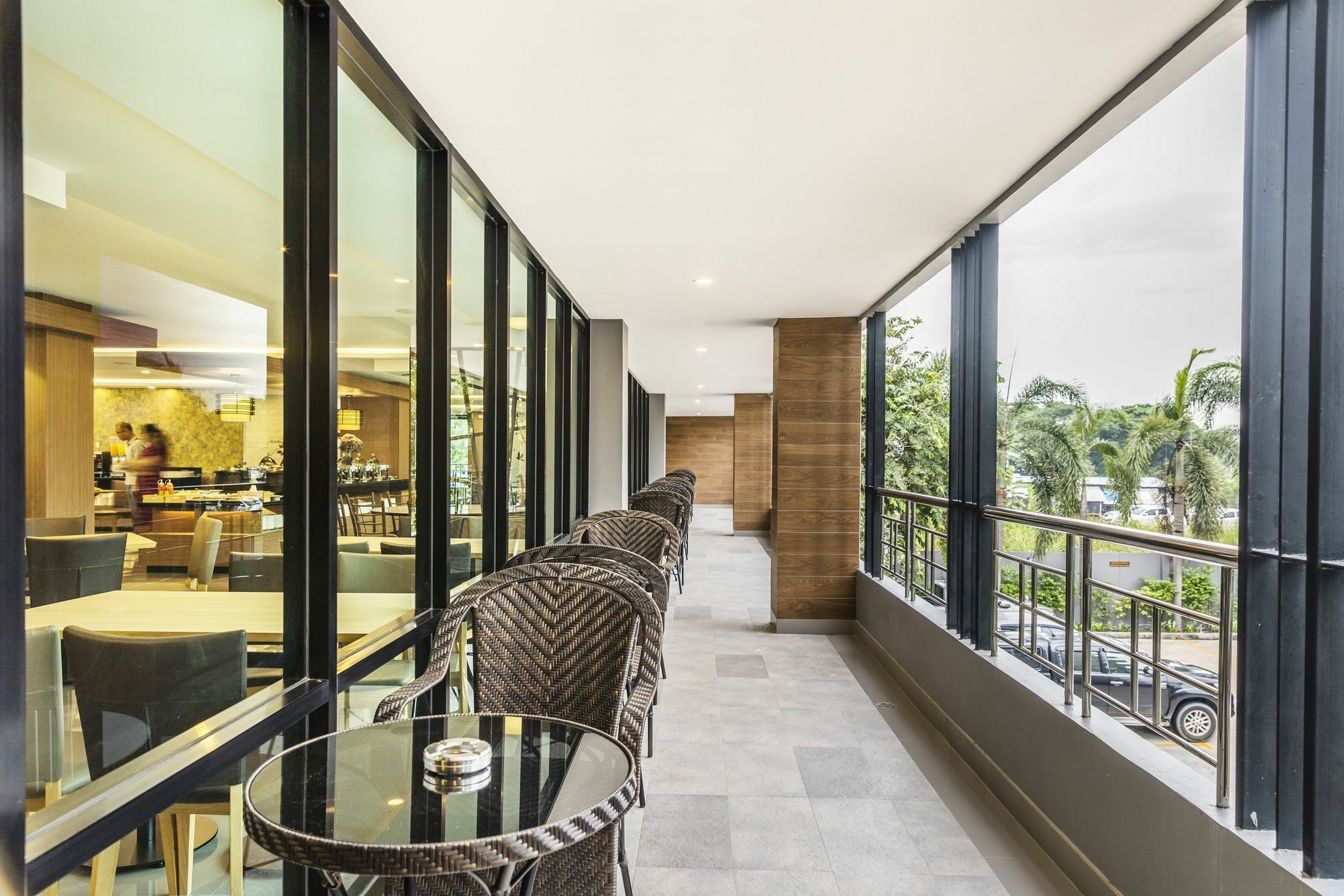 Livotel Hotel Hua Mak Банкок Екстериор снимка