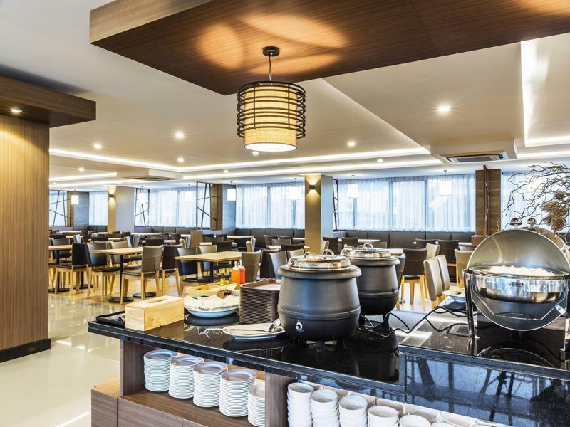 Livotel Hotel Hua Mak Банкок Екстериор снимка