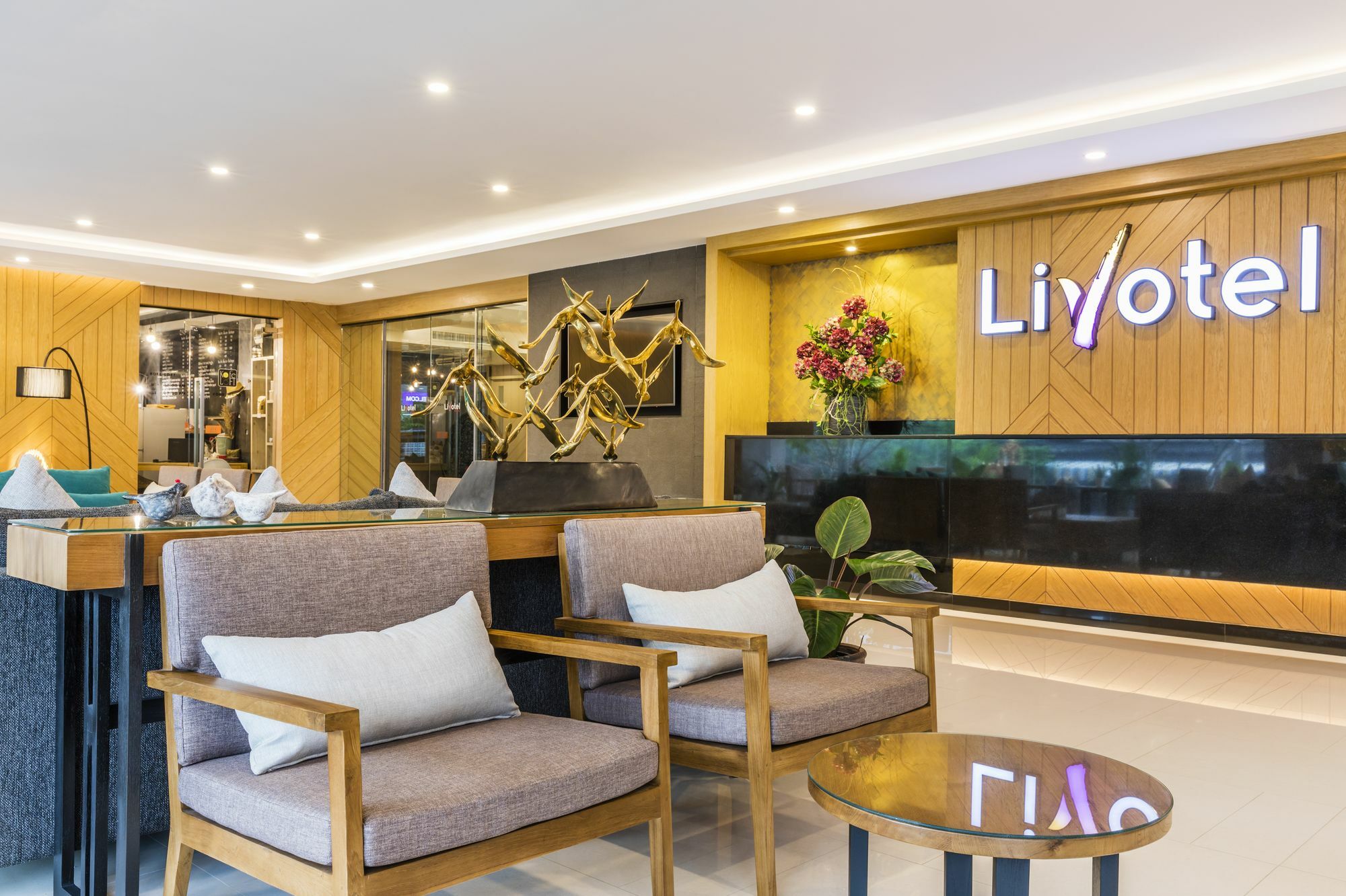 Livotel Hotel Hua Mak Банкок Екстериор снимка